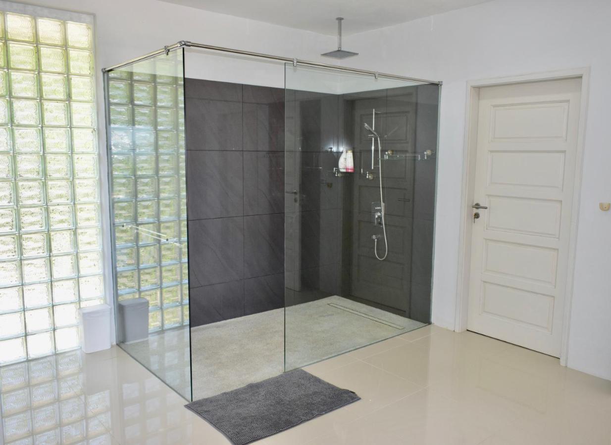 Aroha Seaview Villa - Private Pool - Pantai Cenang  Εξωτερικό φωτογραφία